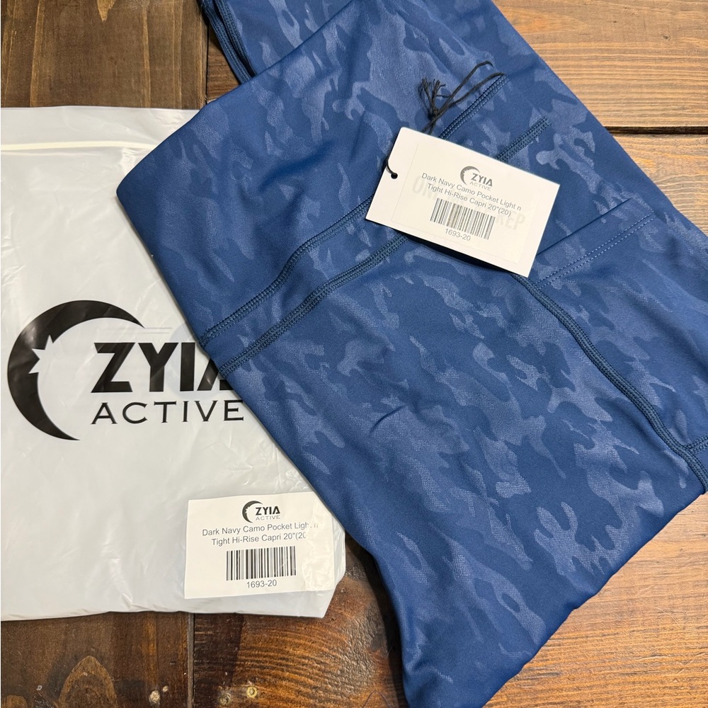 Zyia Active Navy Camo Leggings